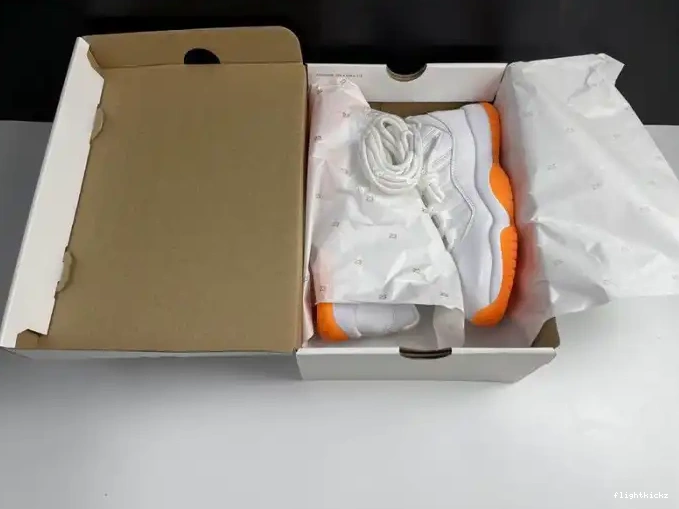 11 AH7860-139 RETRO JORDAN LOW CITRUS AIR BRIGHT 0427